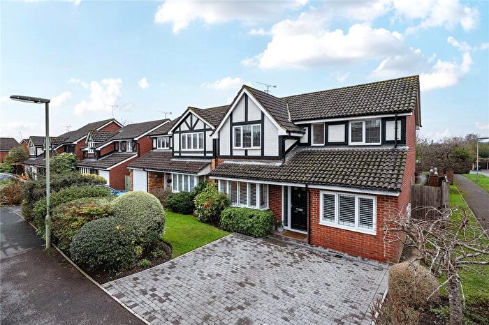 4 Bedroom Detached House For Sale In Rosewood Way, West End, Woking, Surrey, GU24