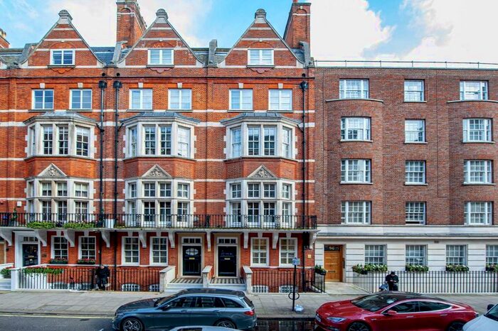 2 Bedroom Flat To Rent In Park Street, London, W1K