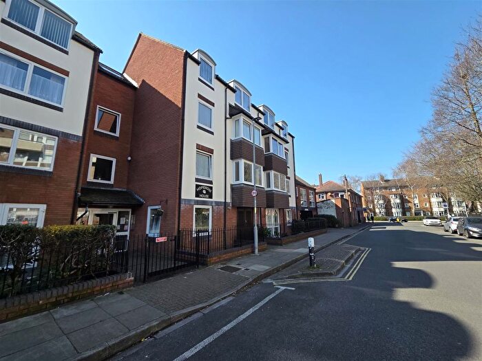 1 Bedroom Flat To Rent In Cottage Grove, Southsea, PO5