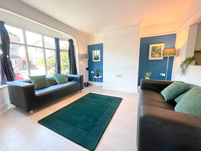 7 Bedroom Semi-Detached House To Rent In Blenheim Gardens, Southampton, SO17