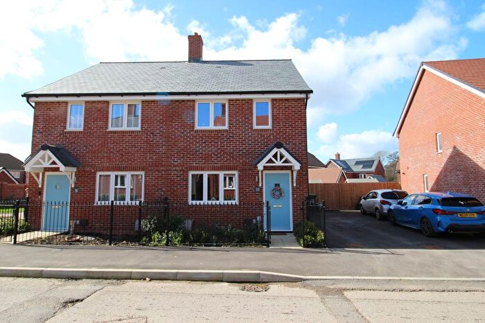 2 Bedroom Semi Detached House For Sale In Crane Way, Botley, SO32