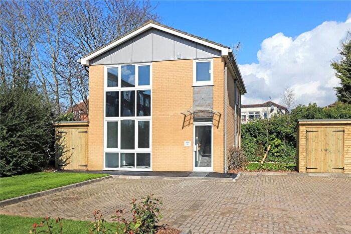 1 Bedroom Apartment To Rent In Millbrook Road East, Southampton, SO15