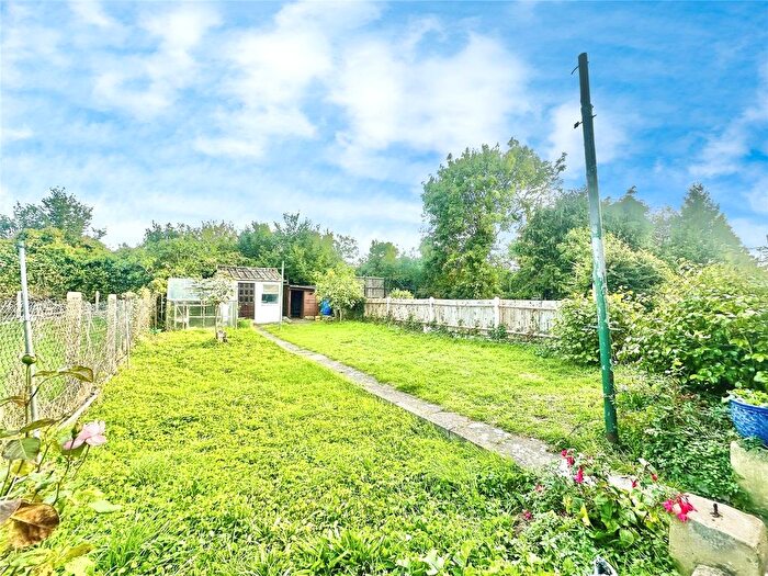 3 Bedroom End Of Terrace House For Sale In Attlee Drive, Dartford, Kent, DA1