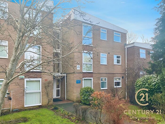 2 Bedroom Flat To Rent In Rockmount Close, Woolton, L25