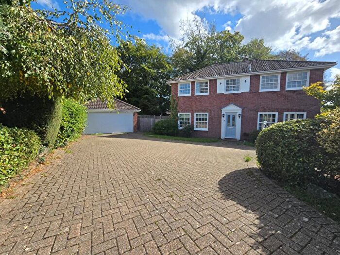 4 Bedroom Detached House To Rent In Tattersall Close, Wokingham, Berkshire, RG40