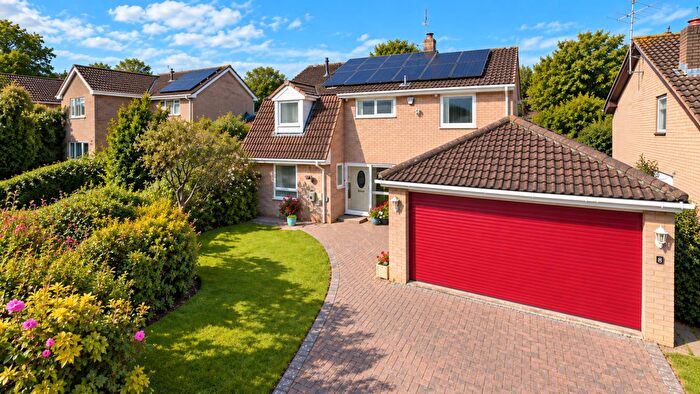4 Bedroom Detached House For Sale In Shipham Close, Nailsea, BS48
