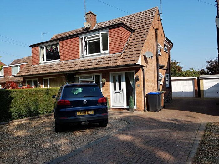 3 Bedroom Property To Rent In The Greenway, Northants, NN11