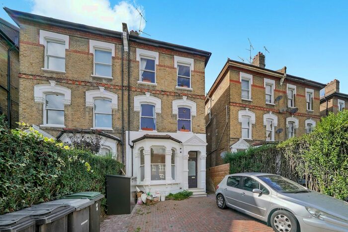 2 Bedroom Flat To Rent In Middle Lane, Crouch End, N8