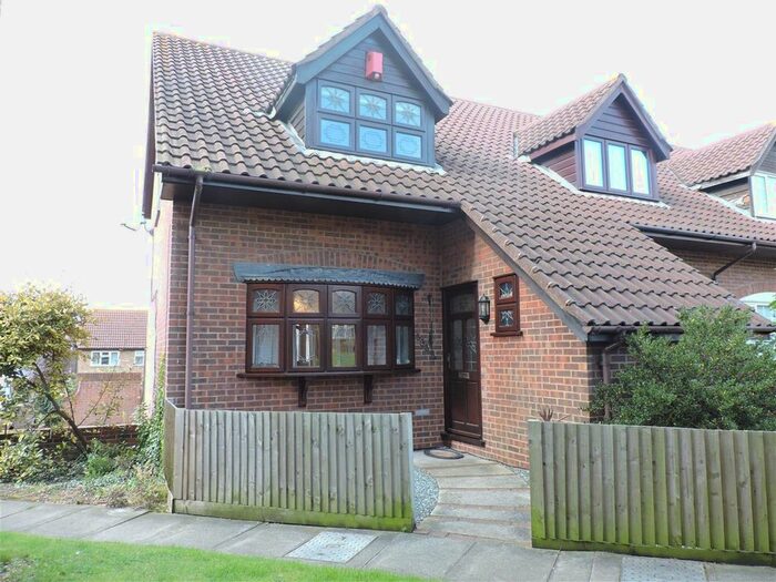 3 Bedroom End Of Terrace House To Rent In Knights Manor Way, Dartford, DA1
