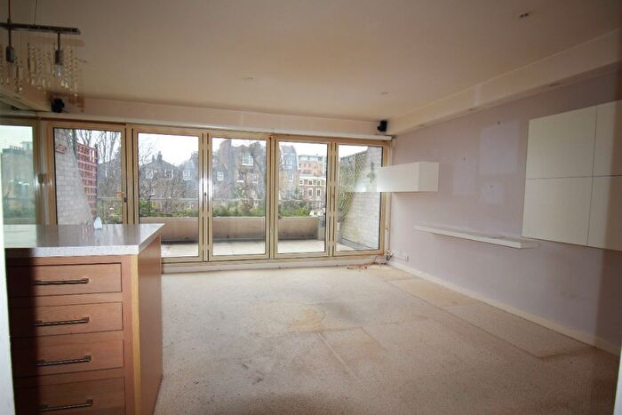 2 Bedroom Maisonette For Sale In Kendal Steps, Marble Arch, London, W2
