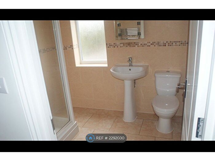 1 Bedroom Flat To Rent In Hale Grove Gardens, London, NW7