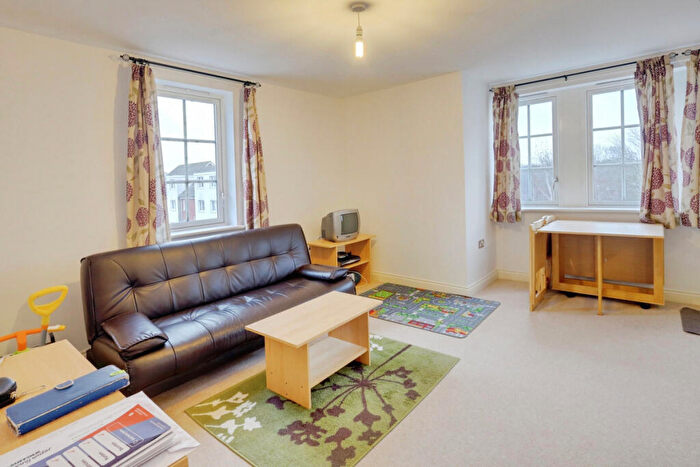 1 Bedroom Flat For Sale In Gainsborough Close, Basildon, SS14