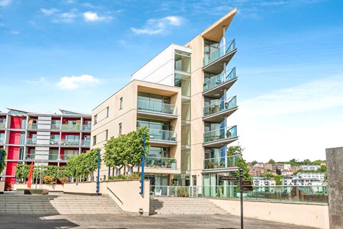 2 Bedroom Flat For Sale In Caledonian Road, Bristol, BS1