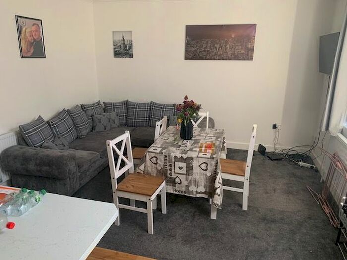 2 Bedroom Terraced House To Rent In Claremont Terrace, Leeds, LS12