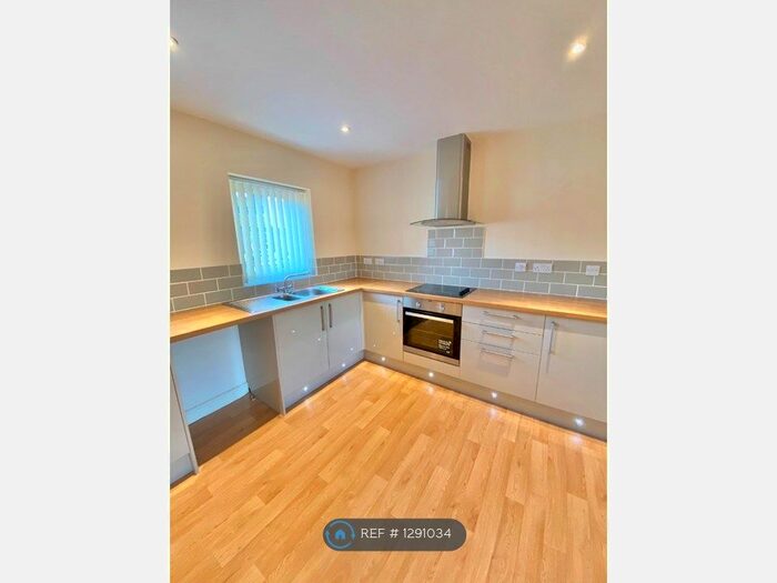 2 Bedroom Flat To Rent In Canklow Road, Rotherham S60