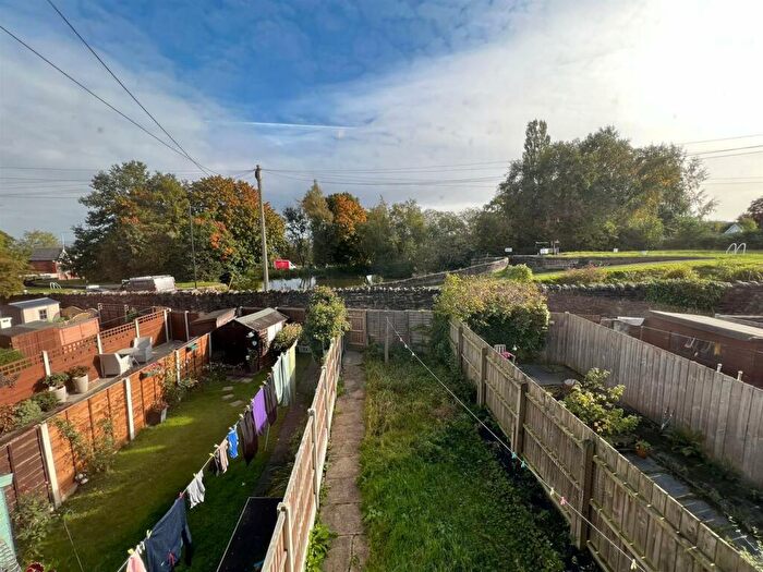 2 Bedroom House To Rent In Canal Street, Marple, Stockport, SK6