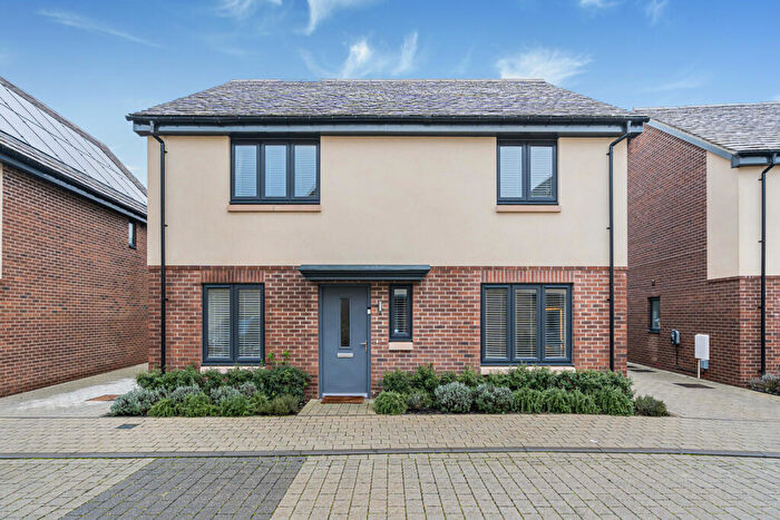 5 Bedroom Detached House For Sale In Crimson Gardens, Bicester, OX27