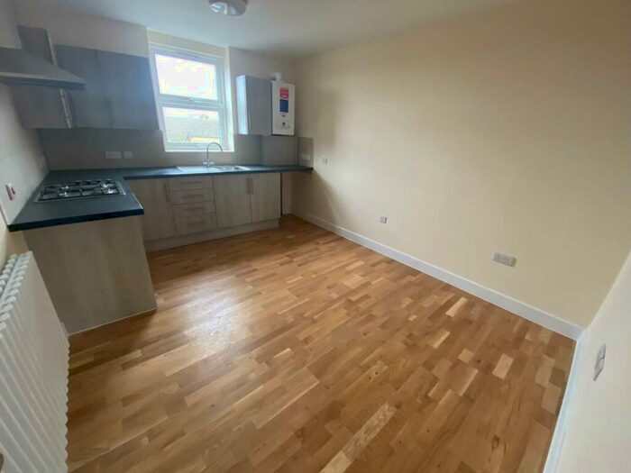 2 Bedroom Flat To Rent In High Road, Leytonstone, E11