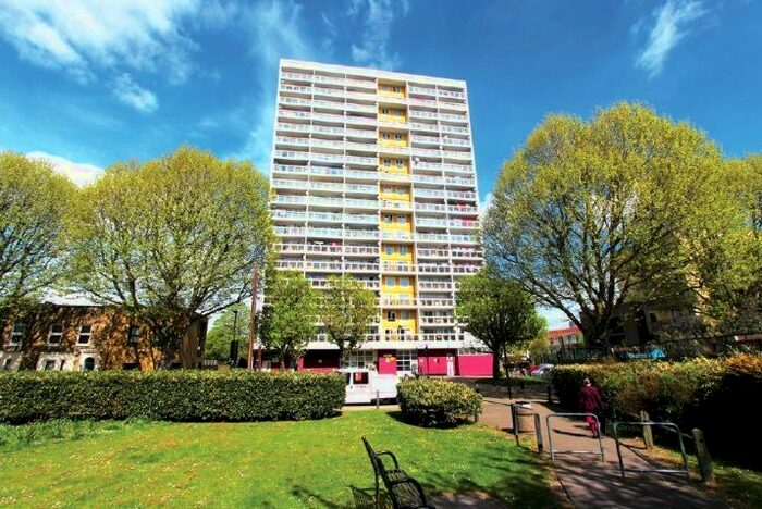 2 Bedroom Maisonette To Rent In Gayton House, Chiltern Road, Bow, E3