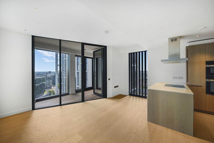 2 Bedroom Flat To Rent In River Park Tower, London, SW8