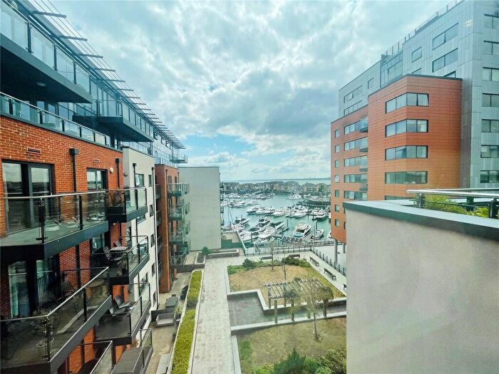 2 Bedroom Apartment For Sale In Admirals Quay, Ocean Way, Southampton, SO14
