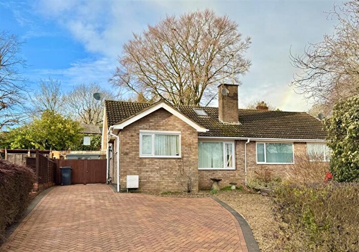 2 Bedroom Bungalow For Sale In Tinglesfield, Stratton, Cirencester, GL7
