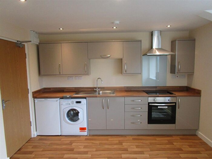 1 Bedroom Flat To Rent In Oulton Range Apartments, Oulton Hall Grounds, Rothwell Lane, LS26