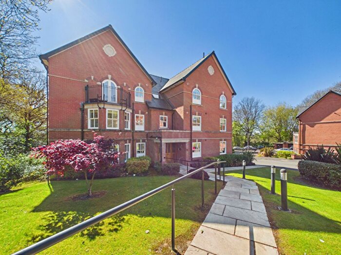 2 Bedroom Flat For Sale In Clevelands Drive, Bolton, BL1