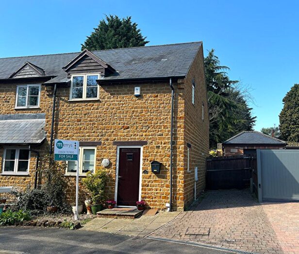 3 Bedroom End Of Terrace House For Sale In Heritage Farm Close, Hardingstone, Northampton, NN4