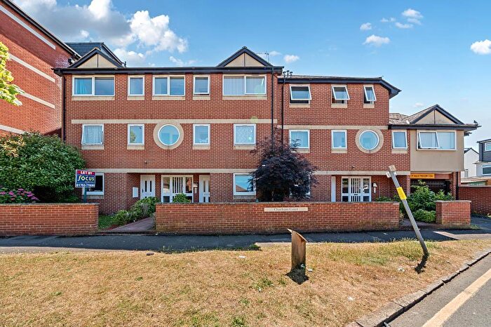 2 Bedroom Flat For Sale In Slough, SL1