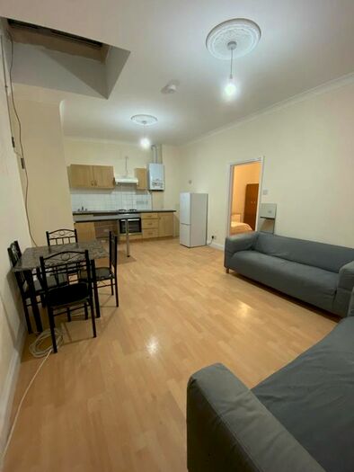 2 Bedroom Flat To Rent In Holloway Road, London, N7