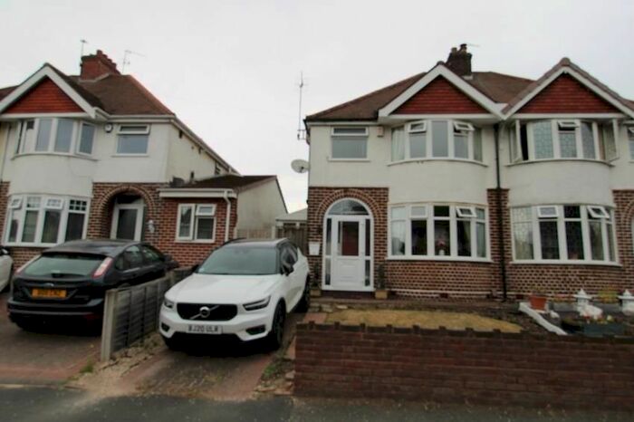 3 Bedroom Semi-Detached House To Rent In Hilderic Crescent, Dudley, DY1