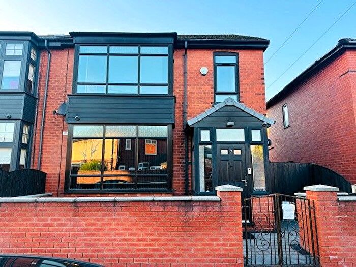 5 Bedroom Semi-Detached House To Rent In Hesketh Avenue, Sharples, Bolton, BL1