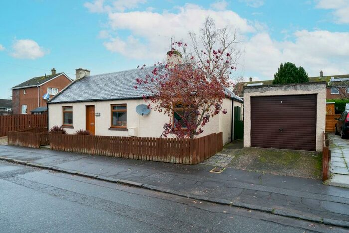 3 Bedroom Detached House For Sale In Station Road, Springfield, KY15