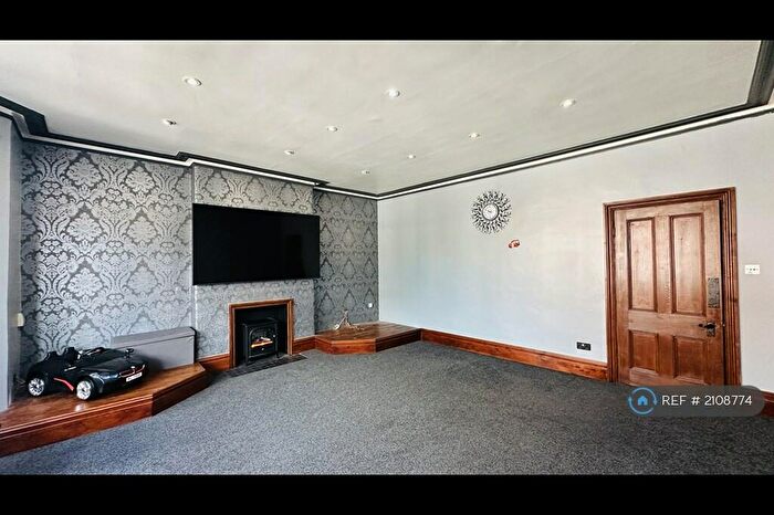 2 Bedroom Maisonette To Rent In Woodcote Mews, Wallington, SM6