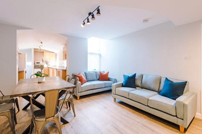 6 Bedroom Terraced House To Rent In Hazelwood Avenue, Newcastle, NE2