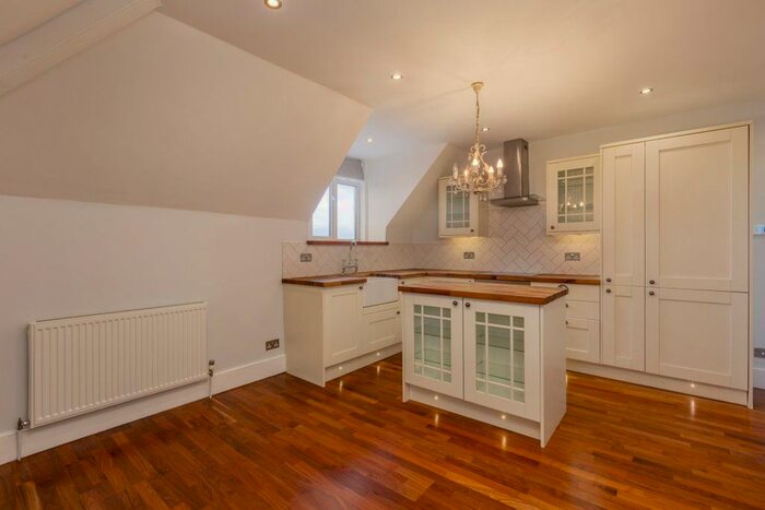 2 Bedroom Flat To Rent In Flat 8, 12 Bayham Road, Sevenoaks TN13