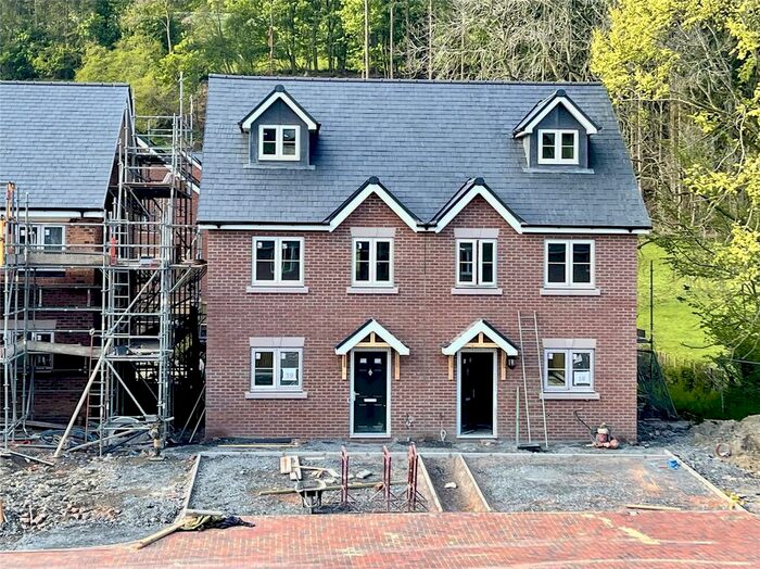 3 Bedroom Semi-Detached House For Sale In Gilfach Close, Kerry, Newtown, Powys, SY16