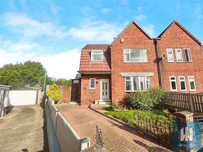 3 Bedroom Semi-detached House For Sale In Grove Road, Pontefract, WF8