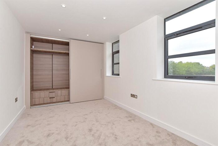 2 Bedroom Apartment For Sale In The Fairways, Convent Road, Broadstairs, Kent, CT10