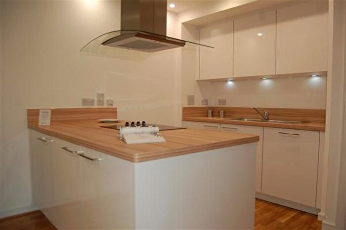 1 Bedroom Flat To Rent In Portland House, Putney, SW15