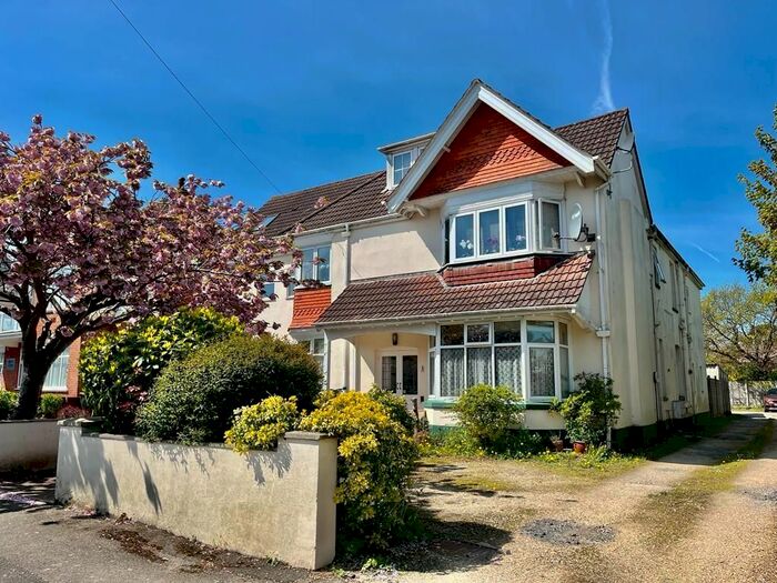 1 Bedroom Flat To Rent In Queens Park Gardens, Bournemouth, Dorset, BH8