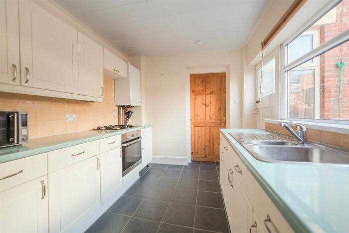 2 Bedroom Flat To Rent In Simonside Terrace, Heaton, NE6
