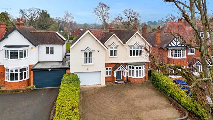 4 Bedroom Detached House For Sale In Alderbrook Road, Solihull, B91