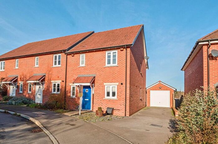3 Bedroom End Of Terrace House For Sale In Pickernell Road, Tidworth, SP9