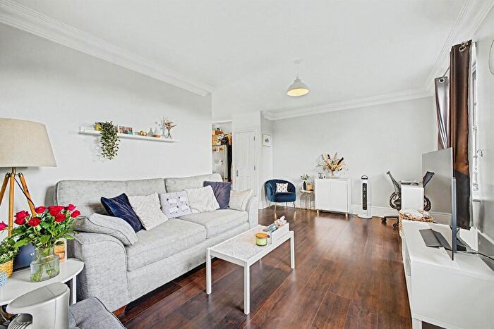 2 Bedroom Flat For Sale In Clickers Drive, Northampton, NN5