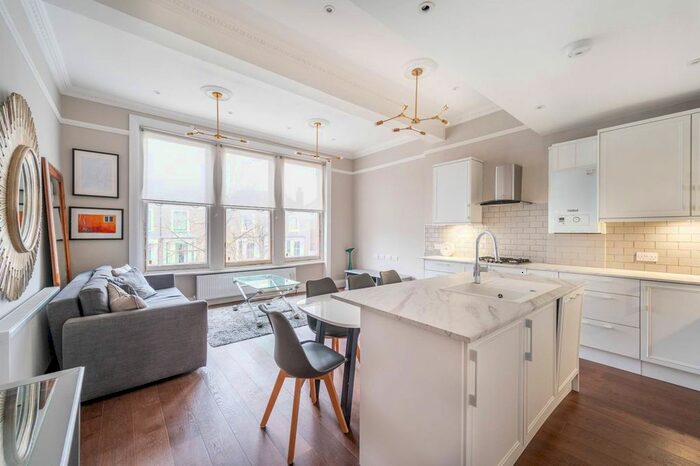 2 Bedroom Flat To Rent In Florence Road, Ealing Broadway, London, W5