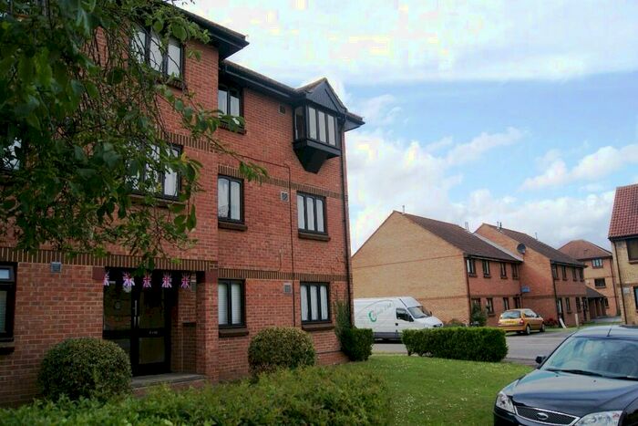 2 Bedroom Apartment To Rent In Vicarage Way, Colnbrook, Berkshire, SL3