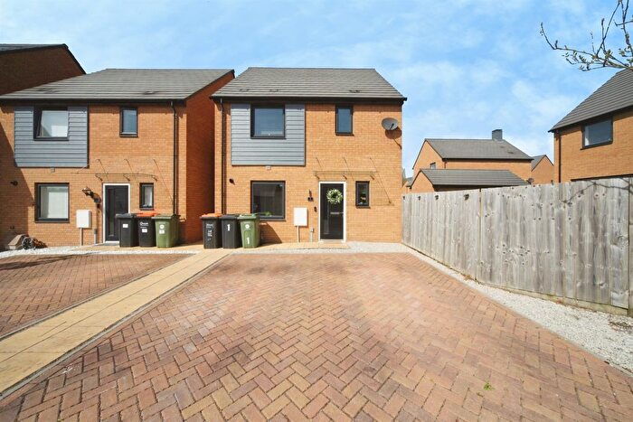 3 Bedroom Detached House For Sale In Aventine Grove, Houghton Regis, Dunstable, LU5