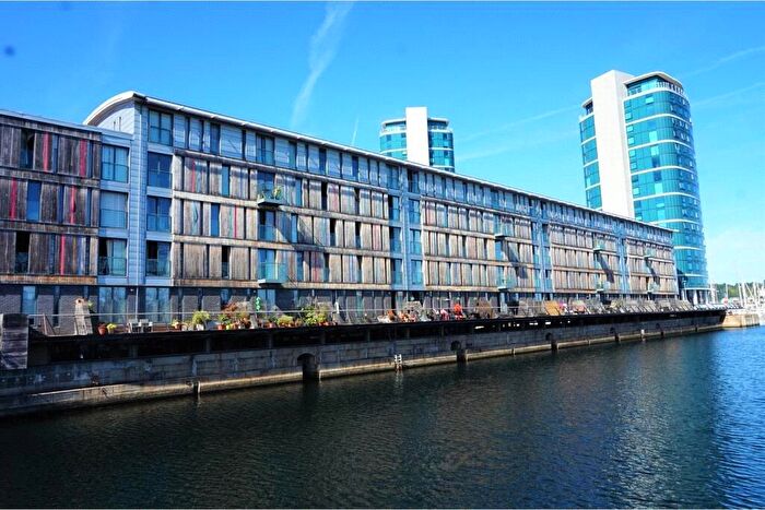 2 Bedroom Penthouse For Sale In Dock Head Road, Chatham, Kent, ME4